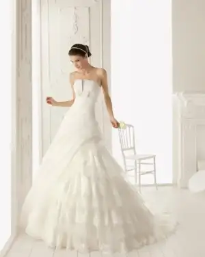 $aire_barcelona_2013_gelinlik_modelleri (20).webp