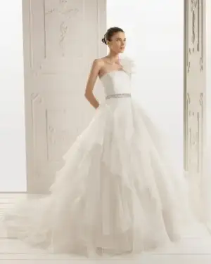 $aire_barcelona_2013_gelinlik_modelleri (48).webp