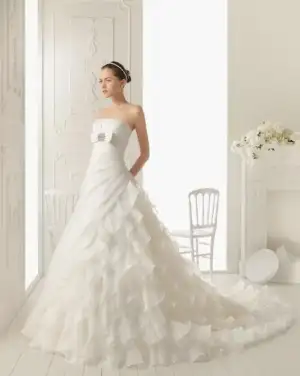 $aire_barcelona_2013_gelinlik_modelleri (49).webp