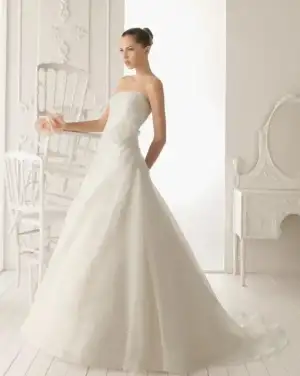 $aire_barcelona_2013_gelinlik_modelleri (52).webp