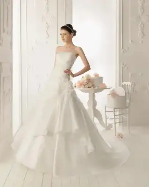 $aire_barcelona_2013_gelinlik_modelleri (54).webp