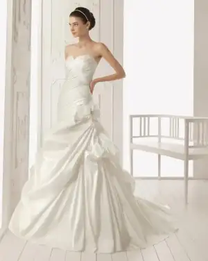 $aire_barcelona_2013_gelinlik_modelleri (57).webp