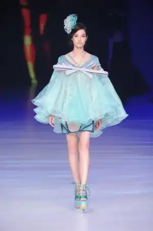 $hong_kong_genc_modacilar_haftasi (14).webp