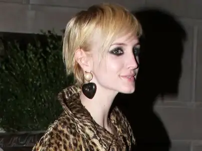 $ashleesimpsonblonde1.webp
