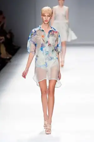 cacharel-defile-printemps-ete-2013-madame-figaro-09.webp