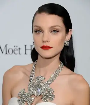 $jessica_stam.webp