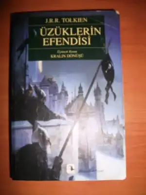 $y&#252;z&#252;klerin efendisi kralin d&#246;n&#252;&#351;&#252;.webp