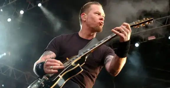 $20101111110511-james_hetfield_epa_297865x.webp