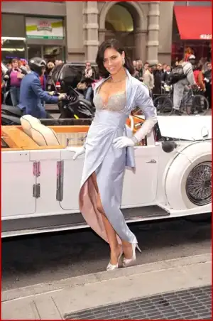 $adriana-lima-victorias-secret-2milyondolar-sutyen-5.webp