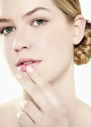$41c7c5e46a6eb431_Blush-on-Cheeks-and-Lips.webp