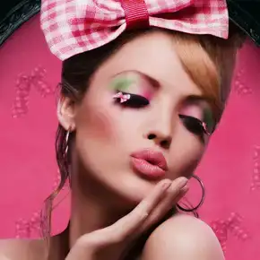 $692270ff52c8b01f_make_up_for_ever_tres_vichy_eyelashes%u00255B1%5D.webp
