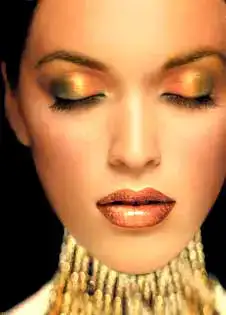 $gold-celebrations-makeup-02.webp