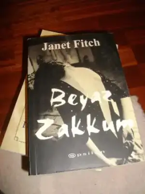 $janet fitch beyaz zakkum.webp