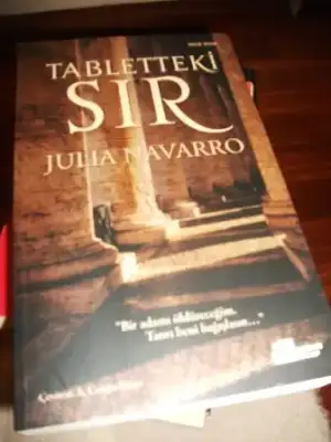 $julia navarro tabletteki s&#305;r.webp