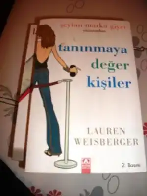 $lauren weisberger tan&#305;nmaya de&#287;er ki&#351;iler.webp