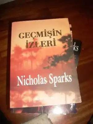 $nicholas sparks ge&#231;mi&#351;in izleri.webp