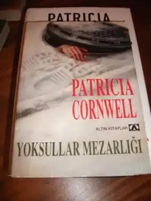 $patricia cornwell yoksullar mezarl&#305;&#287;&#305;.webp