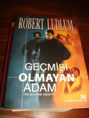 $robert ludlum ge&#231;mi&#351;i olmayan adam.webp