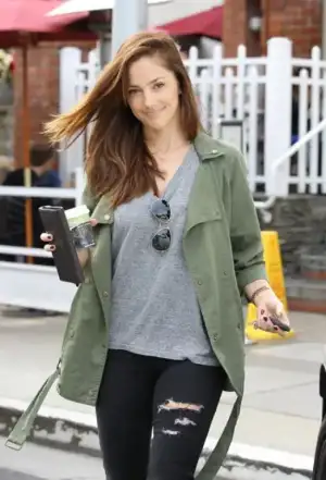 $Minka-Kelly-550x808.webp