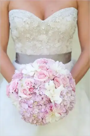 $pinkwedding_bouquet.webp