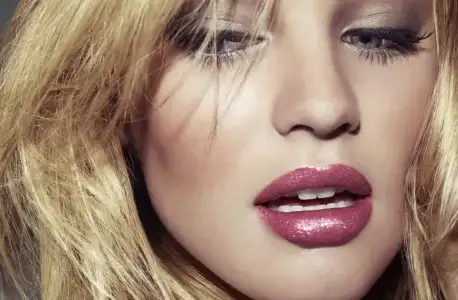 $Candice-Swanepoel-for-VS-Beauty-December-2011-1.webp