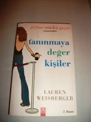 $lauren weisberger tan&#305;nmaya de&#287;er ki&#351;iler.webp