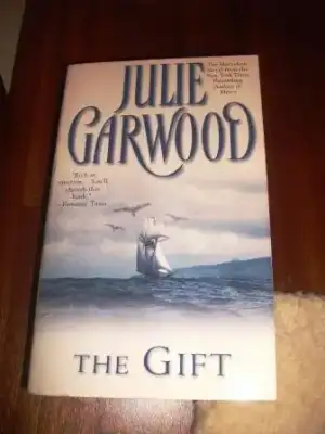 $julie garwood the gift.webp