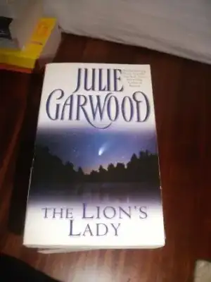 $julie garwood the lions lady.webp