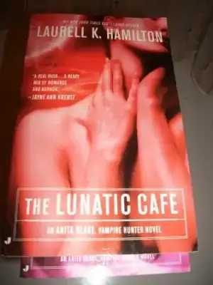 $laurell hamilton the lunatic cafe.webp