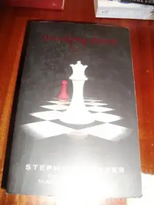 $stephenie meyer breaking dawn.webp