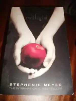 $stephenie meyer twillight.webp