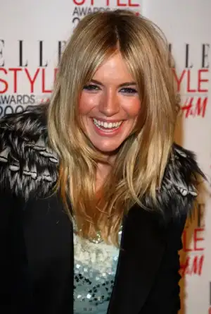 $ELLE+Style+Awards+2009+Outside+Arrivals+jtiRcHOkfRTl.webp