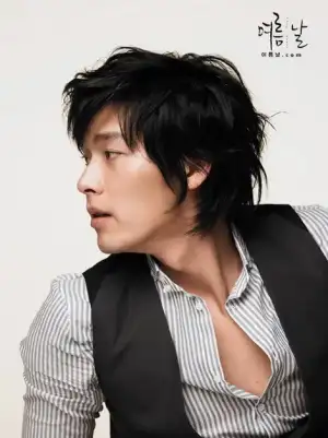 $Hyun_Bin080626001.webp