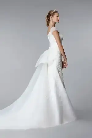 $oleg_cassini_gelinlik_213_modelleri  (4).webp