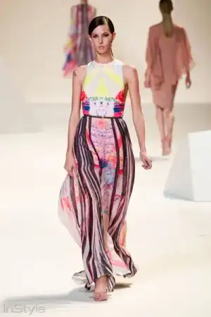 $elia_saab_2013_ilkbahar_yaz (3).webp