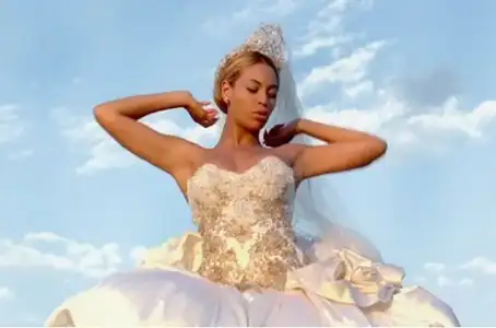 $beyonce-nin-gelinligi.webp $beyonce-nin-gelinligi.webp