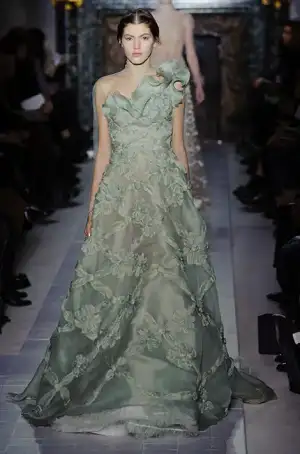 $valentino_ilkbahar_yaz_2013_modelleri (38).webp