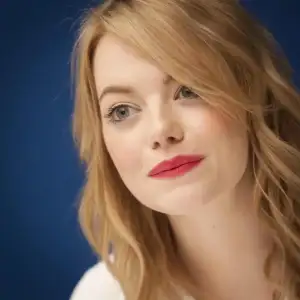 $emma-stone-1336291494.webp