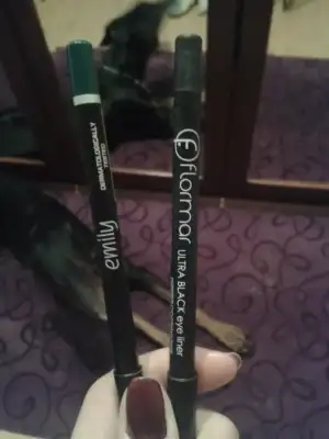 $flormar & emily  ye&#351;il siyah kalem.webp