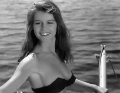 $1952-Brigitte-Bardot-manina.webp
