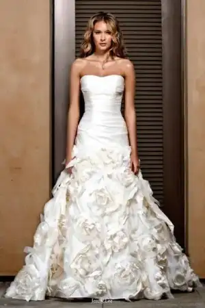 $jenny_lee_2011_strapless_wedding_gown.webp
