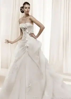 $la_sposa_2011_wedding_gown_desvan.webp