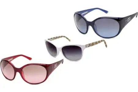 $madonna_sunglasses_spring_2011_3_thumb.webp