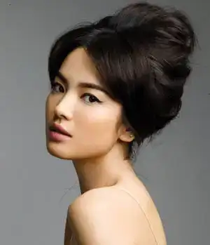 $south-Korean-actress-song-hye-kyo.webp