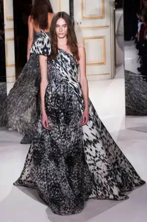 $giambattista_valli_2013_ilkbahar_yaz (14).webp