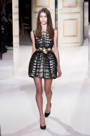 $giambattista_valli_2013_ilkbahar_yaz (39).webp