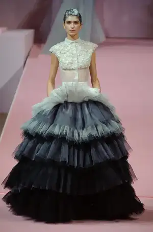 $Parade_Alexis Mabille_2013_defilesi (2).webp