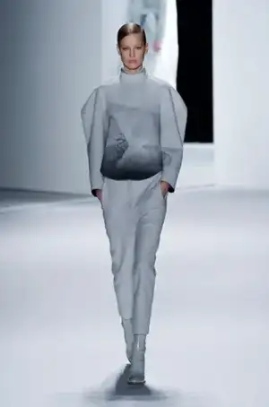 $lacoste_2013_2014_elbise_modelleri_koleksiyonu_defilesi (1).webp