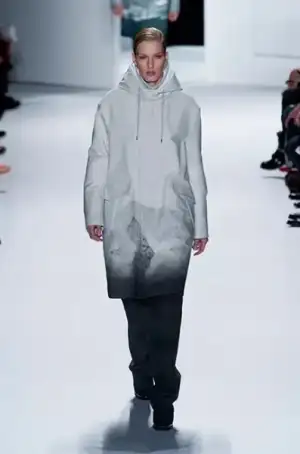 $lacoste_2013_2014_elbise_modelleri_koleksiyonu_defilesi (3).webp