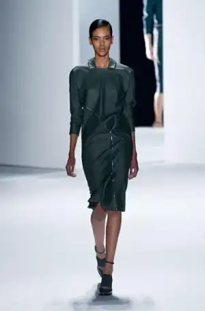 $lacoste_2013_2014_elbise_modelleri_koleksiyonu_defilesi (26).webp